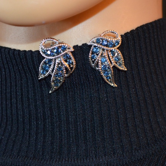 Eisenberg Clip Vintage Earrings - Picture 6 of 6